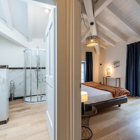 Palazzo Odescalchi By Wonderful Italy * Como