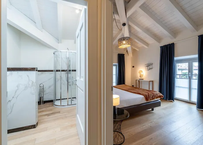 Palazzo Odescalchi By Wonderful Italy * Como